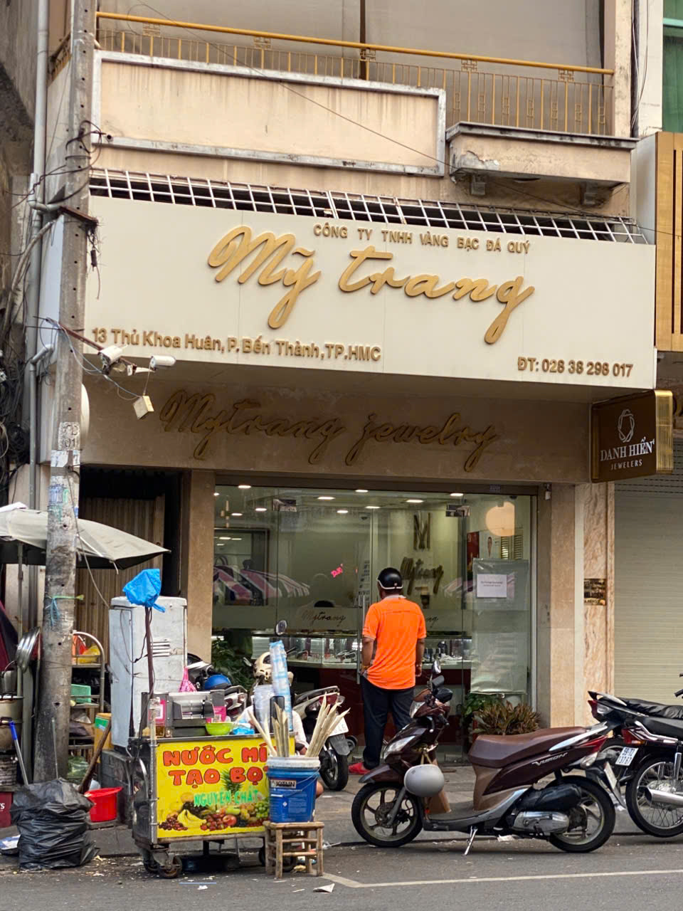 Đi tìm những tiệm kim cương còn mở cửa ở TP.HCM sau biến động lớn của thị trường - Ảnh 3.