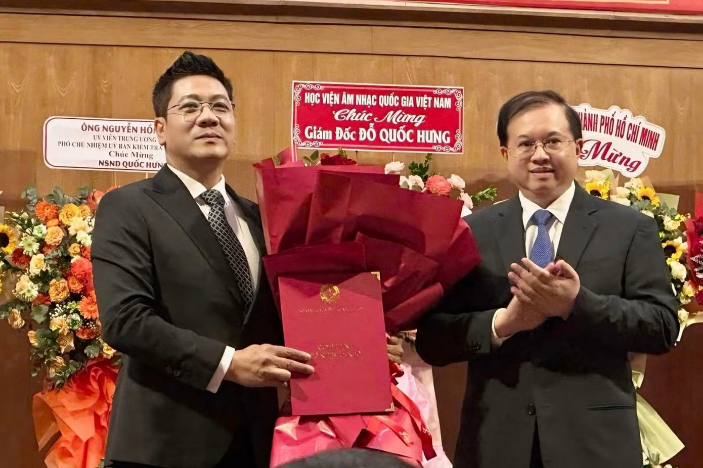 Ca sĩ Việt vừa được bổ nhiệm làm Giám đốc Nhạc viện: Thắng giải quốc tế danh giá, gia đình vợ chồng đều là NSND- Ảnh 3.
