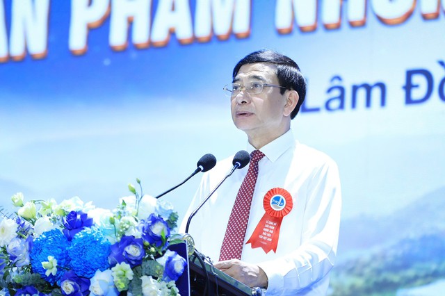 Việt Nam lần đầu sản xuất nhôm thỏi: Nhà máy công suất 450.000 tấn/năm, kỳ vọng giảm nhập khẩu 1,5 tỷ USD- Ảnh 1.