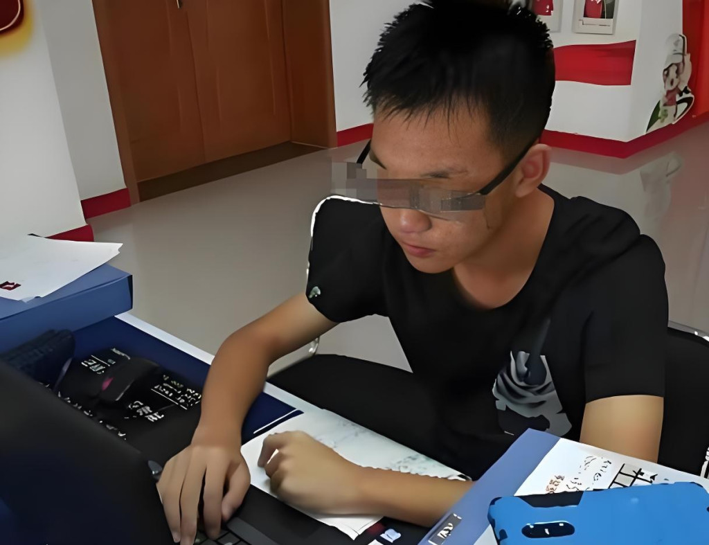 Nam sinh gian lận hồ sơ thi ĐH, 18 năm sau thành phó giáo sư, nhà trường xác nhận: "Hủy bằng cử nhân, bằng thạc sĩ, tiến sĩ giữ nguyên"- Ảnh 3.