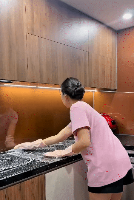 Mẹ ở Hà Nội có căn bếp lúc nào cũng gọn như mới: Chỉ nhờ 3 nguyên tắc "giấu đồ", việc nấu nướng và dọn dẹp nhẹ tênh- Ảnh 14.