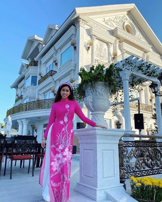 2 đứa trẻ lấy thau nhựa làm đồ chơi hồi bé, giờ sống trong lâu đài ở phường An Khánh, đứng sau tài sản nghìn tỷ - Ảnh 3.