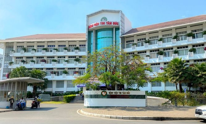 Bệnh viện tim của bác sĩ 80 tuổi báo lãi quý 2 giảm hơn 25%, tiền gửi và tiền mặt chiếm 42% tổng tài sản- Ảnh 2.