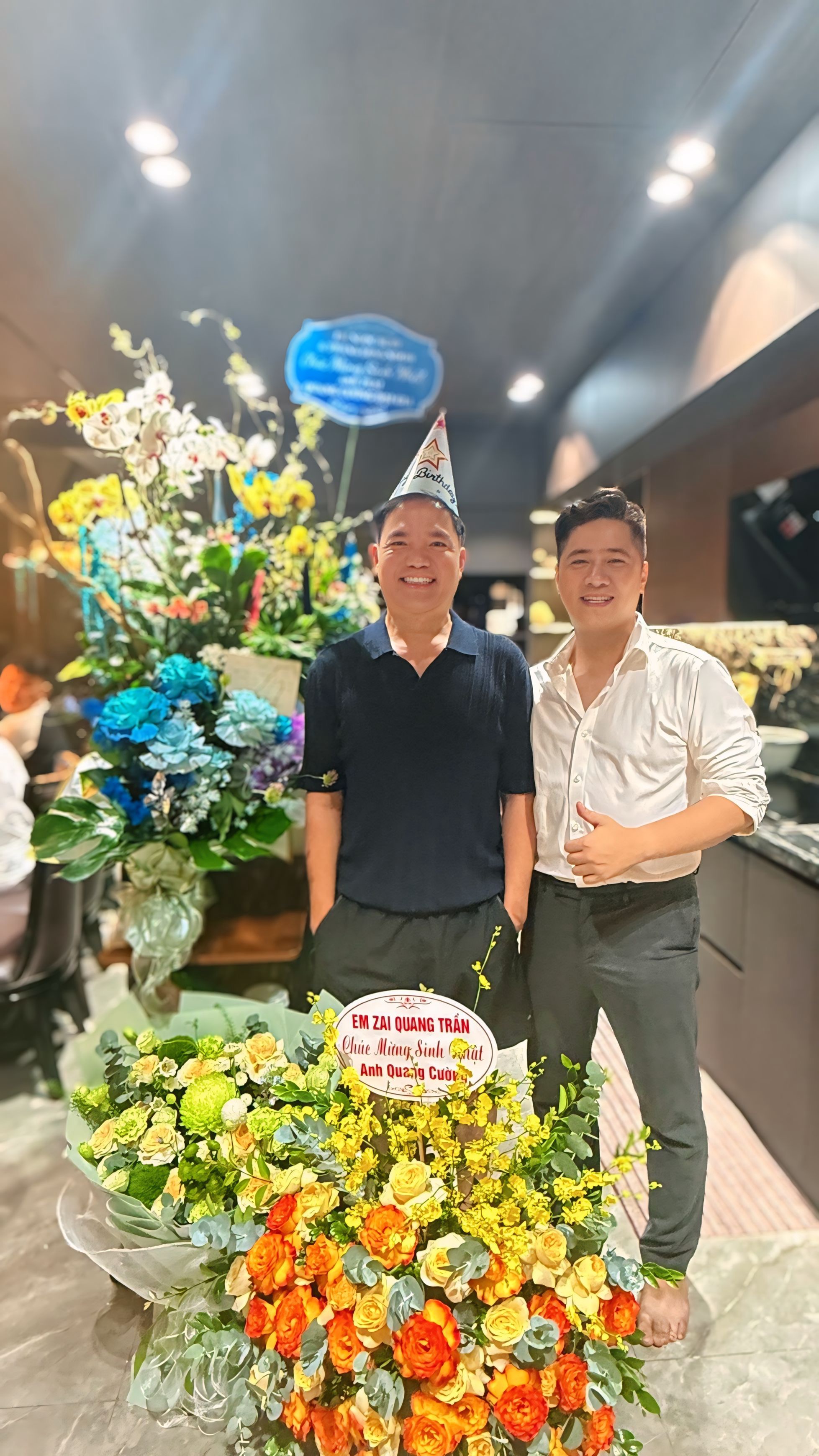 Bầu show Quang Cường đón tuổi 50, nhận quà mừng 500 triệu đồng - Ảnh 4.