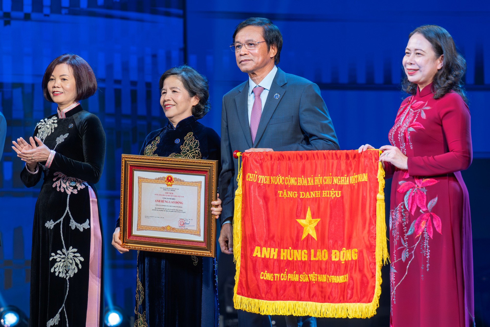 50 năm không ngừng nâng chuẩn: Cách Vinamilk xây dựng thương hiệu tỷ đô của Việt Nam - Ảnh 1.
