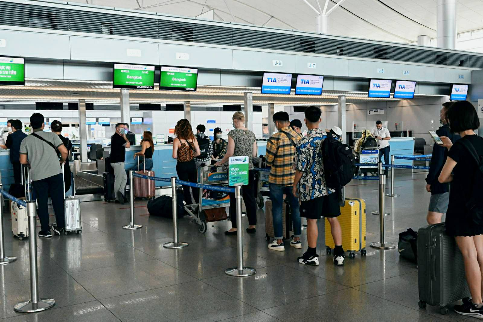 Vì sao Bamboo Airways phải thông báo khẩn trong đêm?- Ảnh 2.