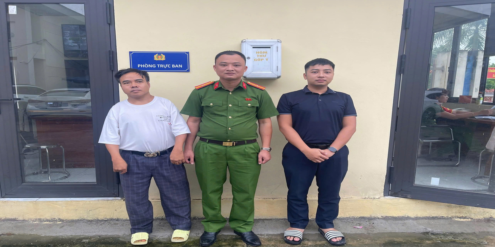 Công an yêu cầu người dân chủ động đến cơ quan chức năng khai báo giao dịch chuyển khoản trong trường hợp sau - Ảnh 1.