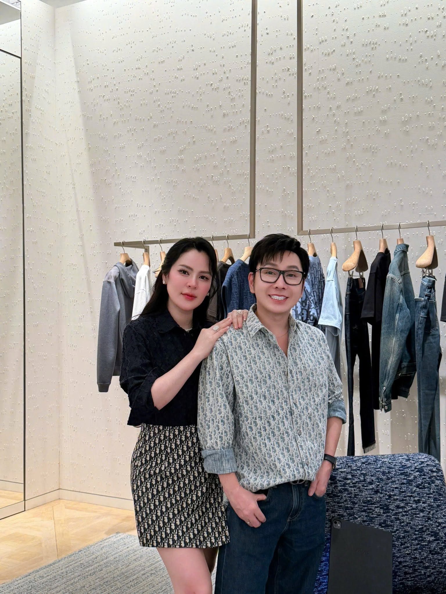 Đại gia có 3 con riêng, quê Vĩnh Long, SN 1979 đính hôn với nam NSƯT đình đám, U50 sinh con thứ 4  - Ảnh 3.