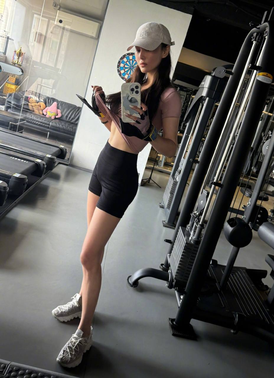 55 triệu người đứng hình khi tình địch Phạm Băng Băng diện bikini, 39 tuổi body vẫn đỉnh nhờ đâu?- Ảnh 8.