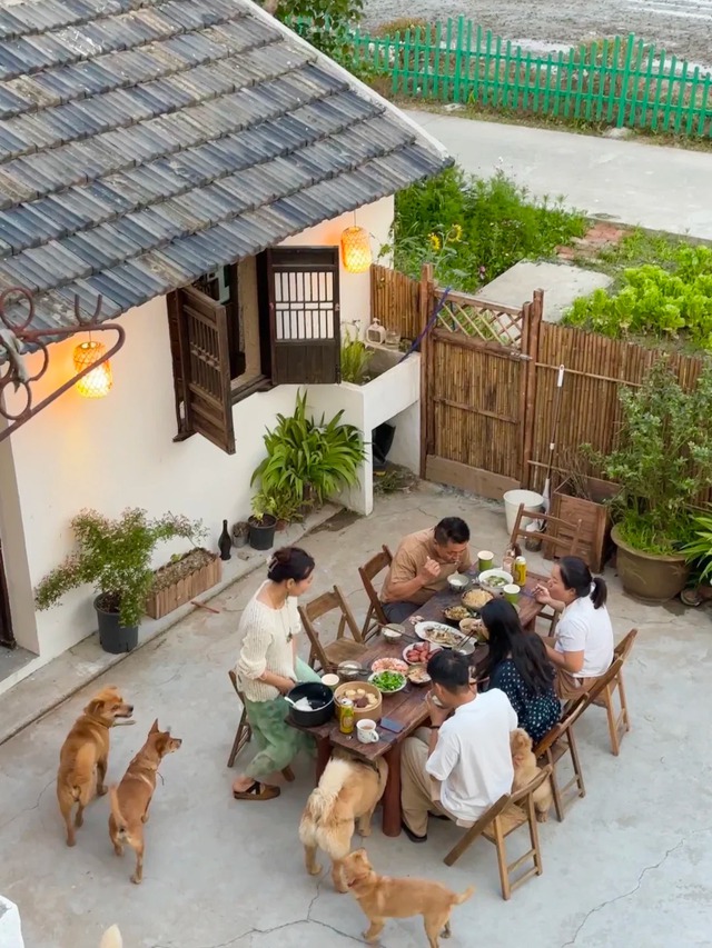Thuê nhà cũ 5 triệu, chi 500 triệu để sửa lại: Chàng trai ngủ dậy là thấy điều "đắt giá"- Ảnh 2.