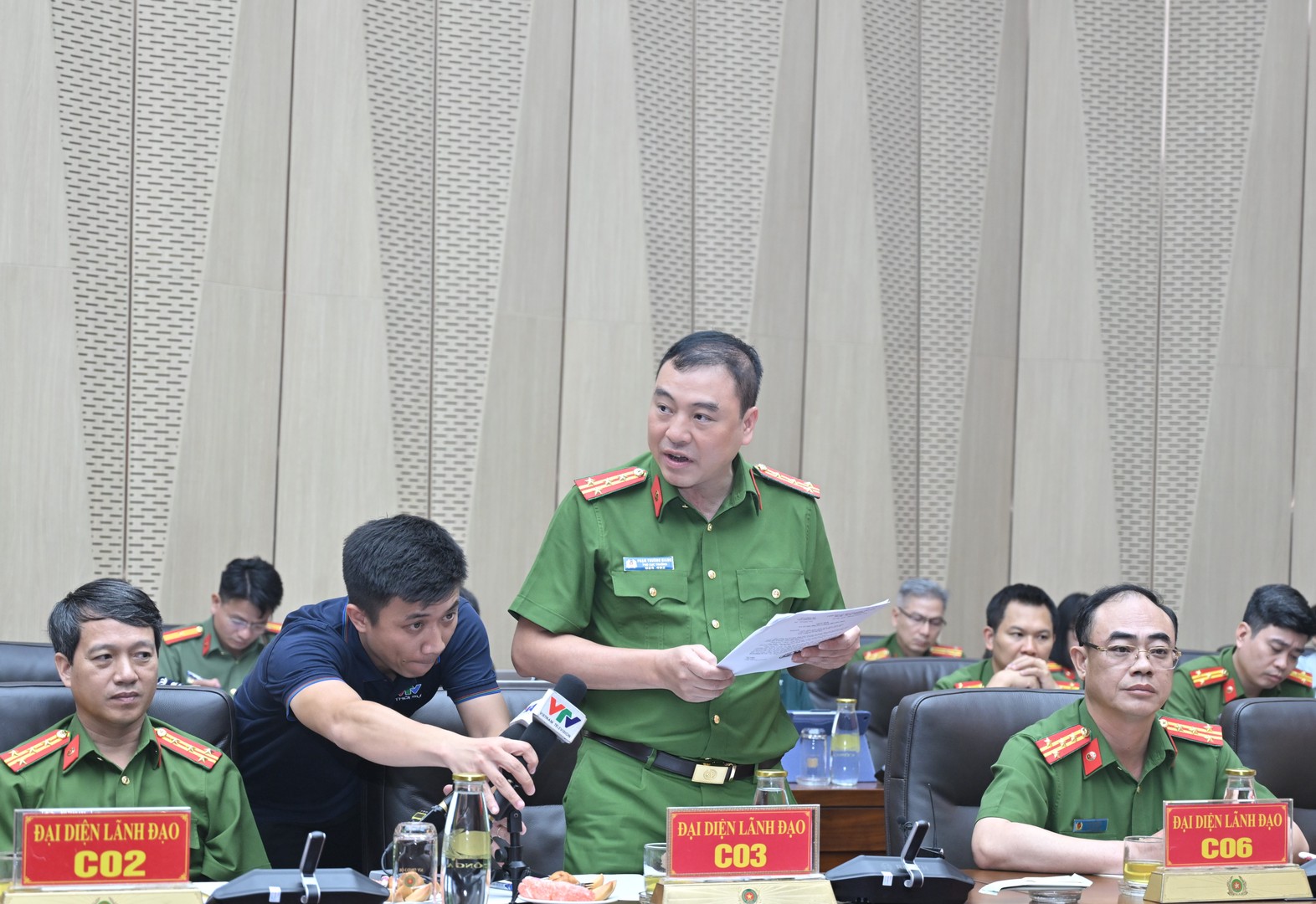 Công an toàn quốc đã bắt 346 đối tượng có hành vi đánh bạc, cá độ bóng đá, thu giữ nhiều tài sản - Ảnh 2.