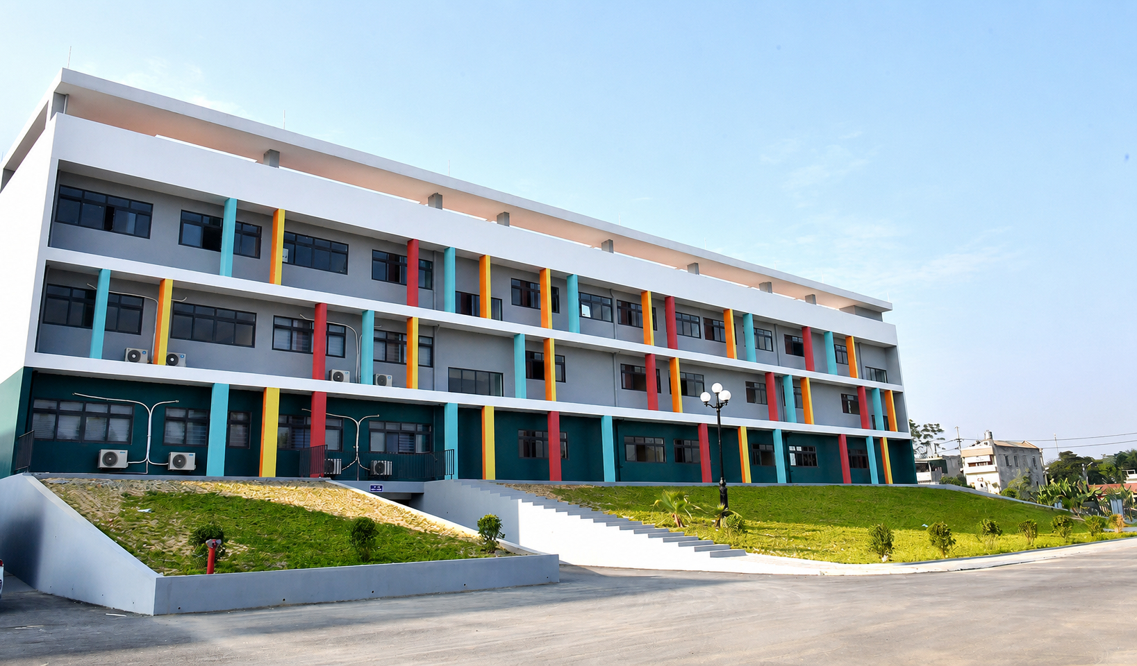 NÓNG: Bộ GD&ĐT thông tin ban đầu vụ một trường ở Tuyên Quang có tới 147 điểm 10 môn Toán thi tốt nghiệp THPT- Ảnh 2.
