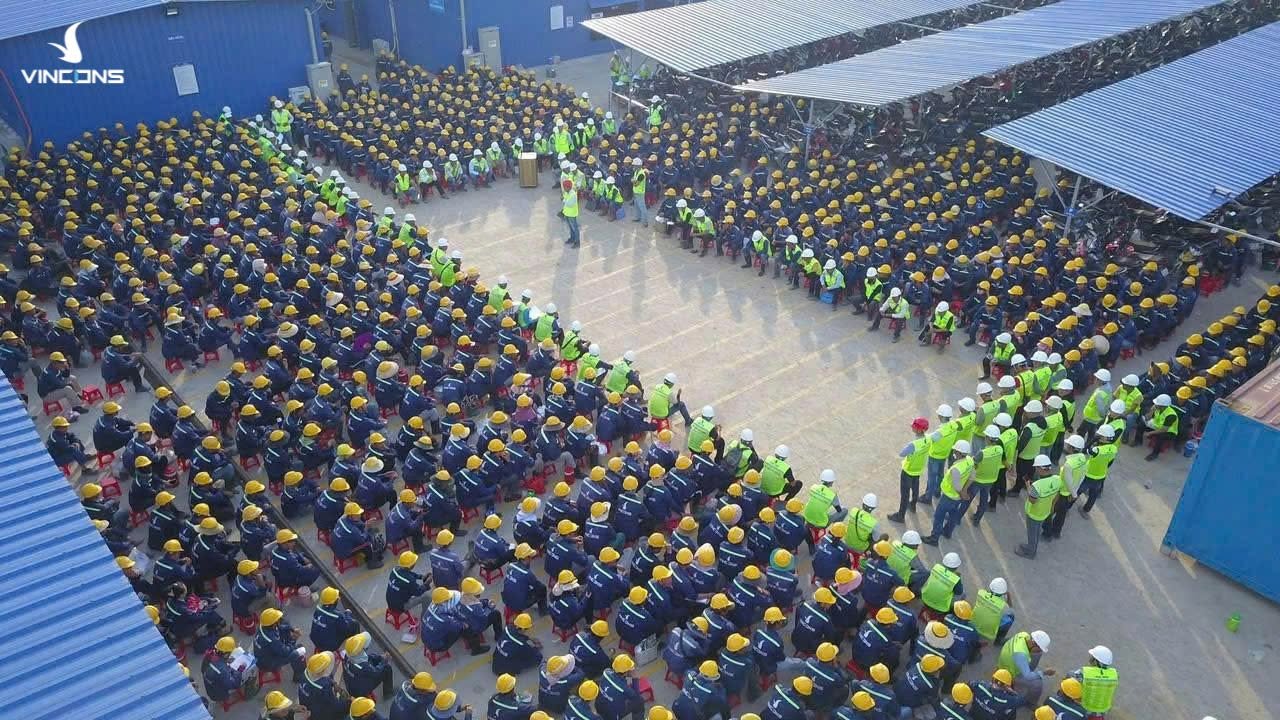 Với 100.000 công nhân, lương lên đến 41 triệu đồng/tháng bao ăn ở, VinCons đang xây dựng những dự án kỷ lục thế giới như thế nào?  - Ảnh 3.