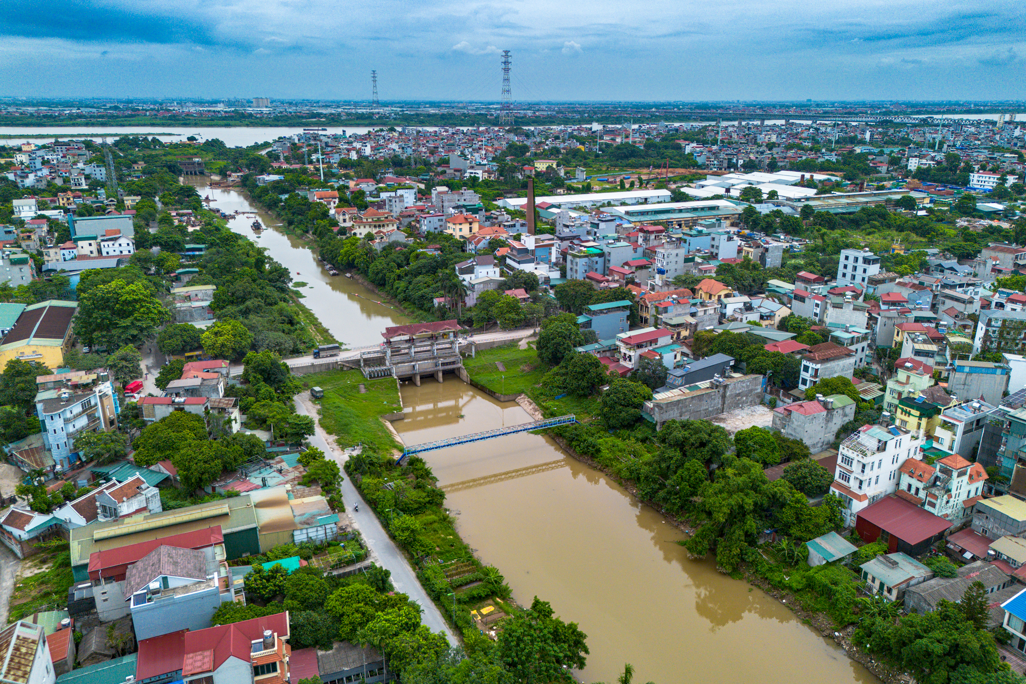 Toàn cảnh dòng sông ô nhiễm bậc nhất Hà Nội chảy qua hàng loạt đại đô thị, sát siêu sân vận động lớn nhất thế giới, sắp được "hồi sinh" nhờ dự án hơn 75.000 tỷ đồng - Ảnh 7.
