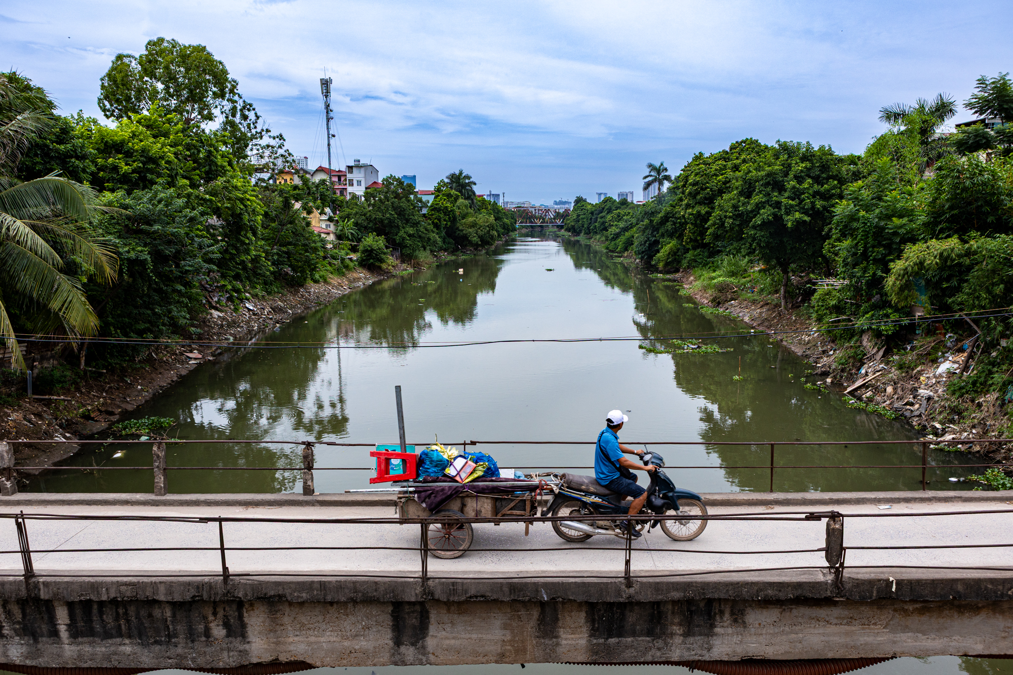 Toàn cảnh dòng sông ô nhiễm bậc nhất Hà Nội chảy qua hàng loạt đại đô thị, sát siêu sân vận động lớn nhất thế giới, sắp được "hồi sinh" nhờ dự án hơn 75.000 tỷ đồng - Ảnh 10.