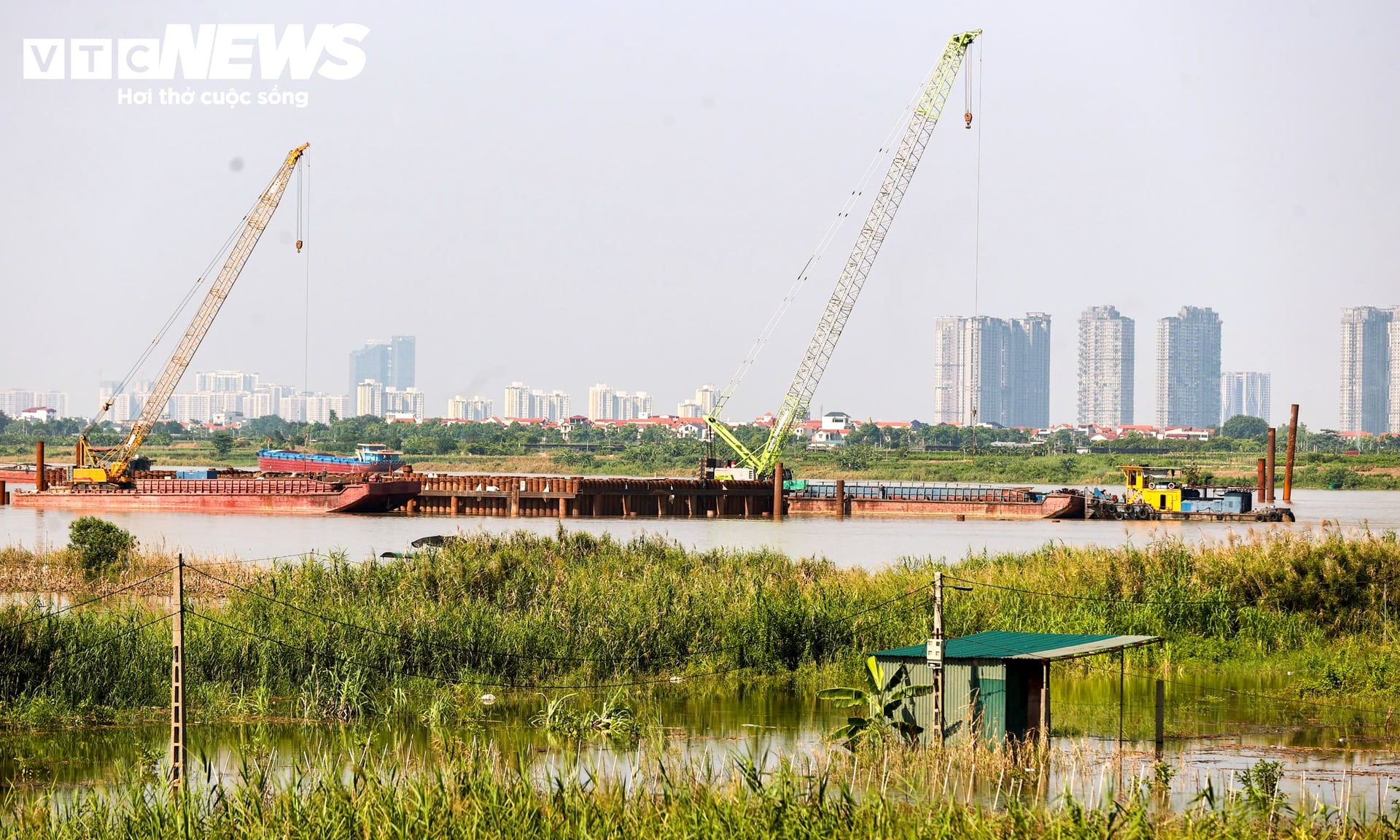 Toàn cảnh cầu Ngọc Hồi gần 12.000 tỷ đồng vượt sông Hồng sau 11 tháng thi công- Ảnh 10.