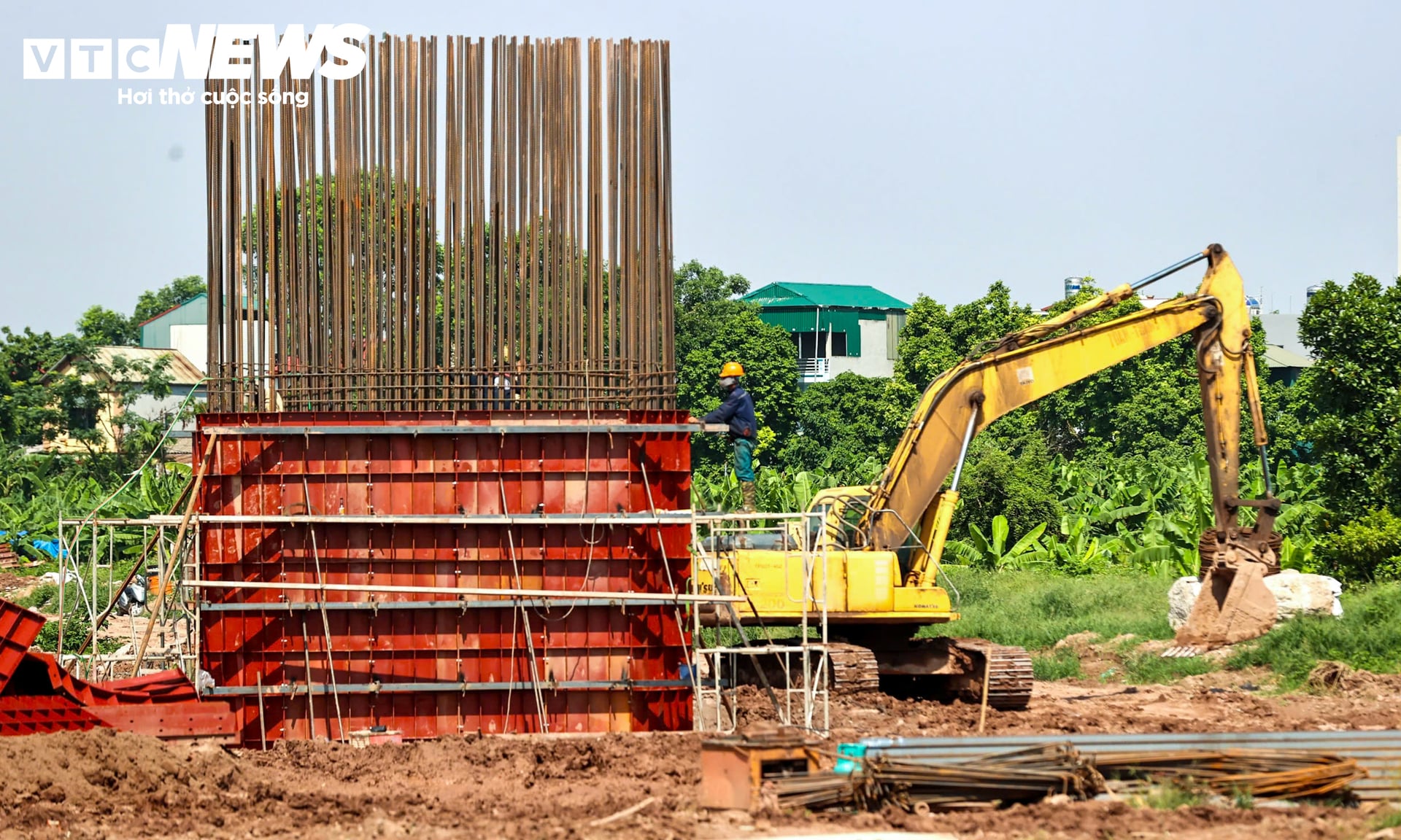 Toàn cảnh cầu Ngọc Hồi gần 12.000 tỷ đồng vượt sông Hồng sau 11 tháng thi công- Ảnh 4.