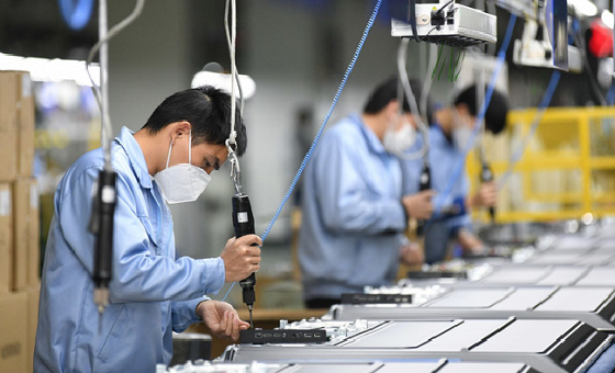 Từ 10/9, doanh nghiệp, công ty có thể bị phạt lên tới 75 triệu nếu ép người lao động làm việc này- Ảnh 2.