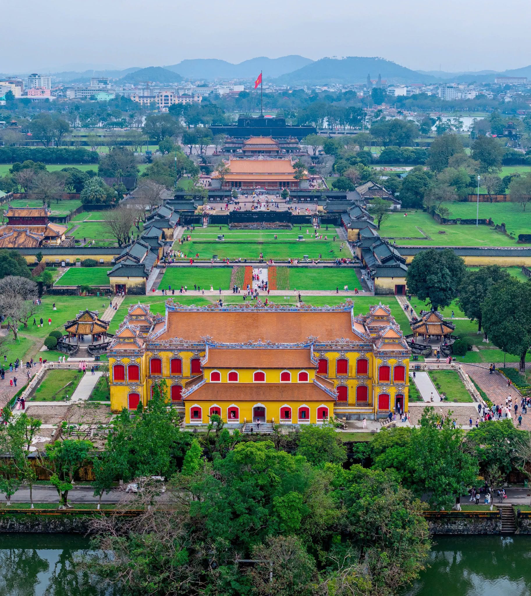 Một thành phố trực thuộc Trung ương hút hơn 4,3 triệu lượt du khách trong 6 tháng đầu năm, đang nổi lên như "điểm đến ẩm thực độc đáo nhất châu Á" - Ảnh 1.