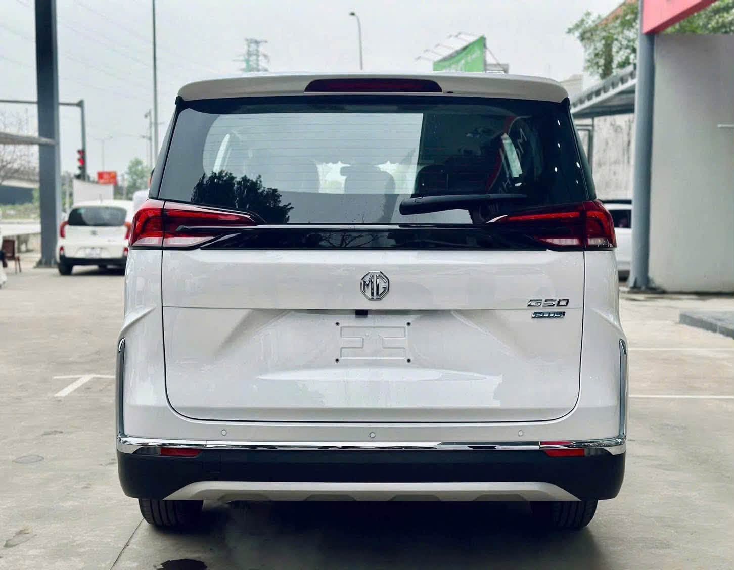 MPV rẻ nhất Việt Nam là đây: Giá thực tế chỉ từ 395 triệu đồng, lớn hơn Innova Cross, thêm lựa chọn giá 'dễ thở' cho dân dịch vụ- Ảnh 2. MPV rẻ nhất Việt Nam là đây: Giá thực tế chỉ từ 395 triệu đồng, lớn hơn Innova Cross, thêm lựa chọn giá 'dễ thở' cho dân dịch vụ- Ảnh 2.