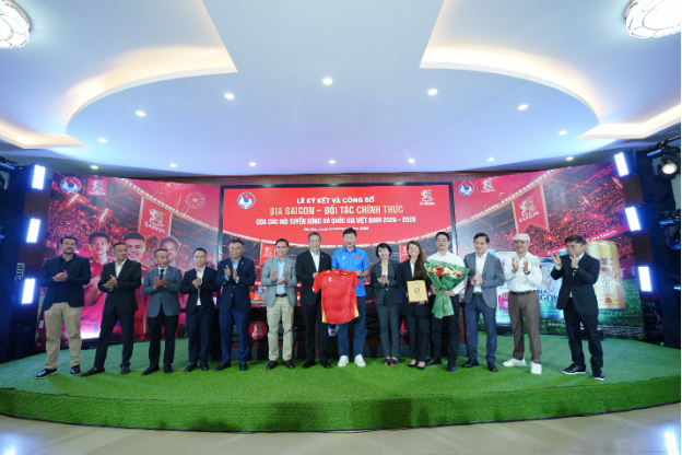 SABECO và VFF gia hạn hợp tác chiến lược, tiếp sức cho bóng đá Việt Nam giai đoạn 2026 - 2029 - Ảnh 1.