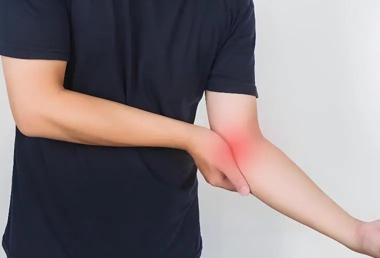 Ung thư phổi thường được chẩn đoán ở giai đoạn muộn: Nếu cảm thấy "1 chỗ sần sùi, 1 chỗ tê bì và 2 cơn đau", hãy đi khám sớm- Ảnh 4.