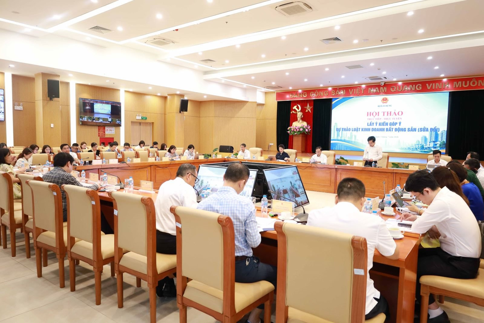 Loạt "ông lớn" Vingroup, Sun Group, Ecopark góp ý hoàn thiện một dự thảo luật quan trọng liên quan đến bất động sản- Ảnh 1.