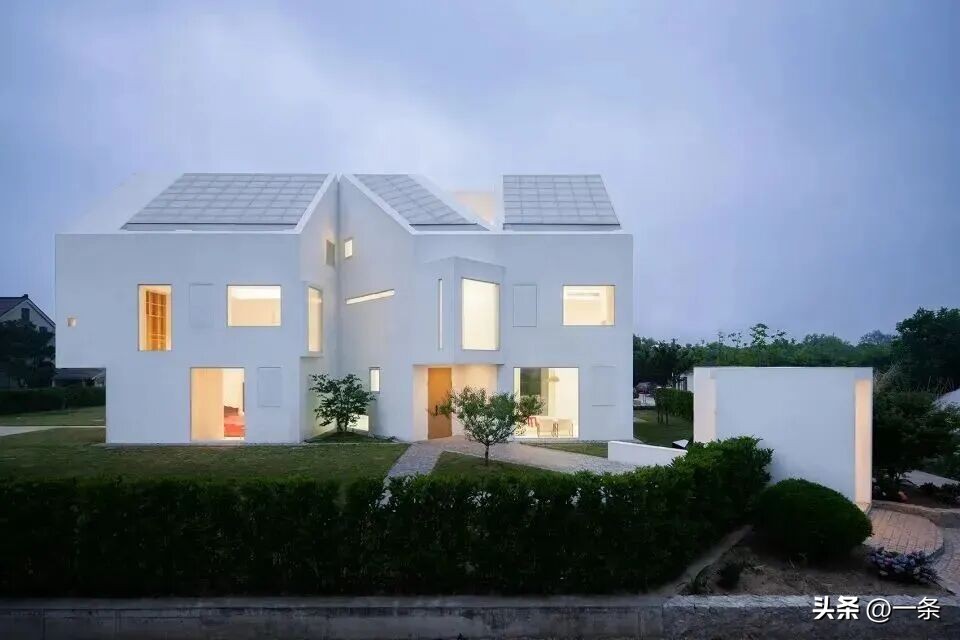 Chi 7 tỷ đồng xây biệt thự trắng giữa vùng quê: Cặp vợ chồng khiến cả làng ngỡ ngàng, nhưng điều đáng giá nhất lại không nằm ở ngôi nhà- Ảnh 22.