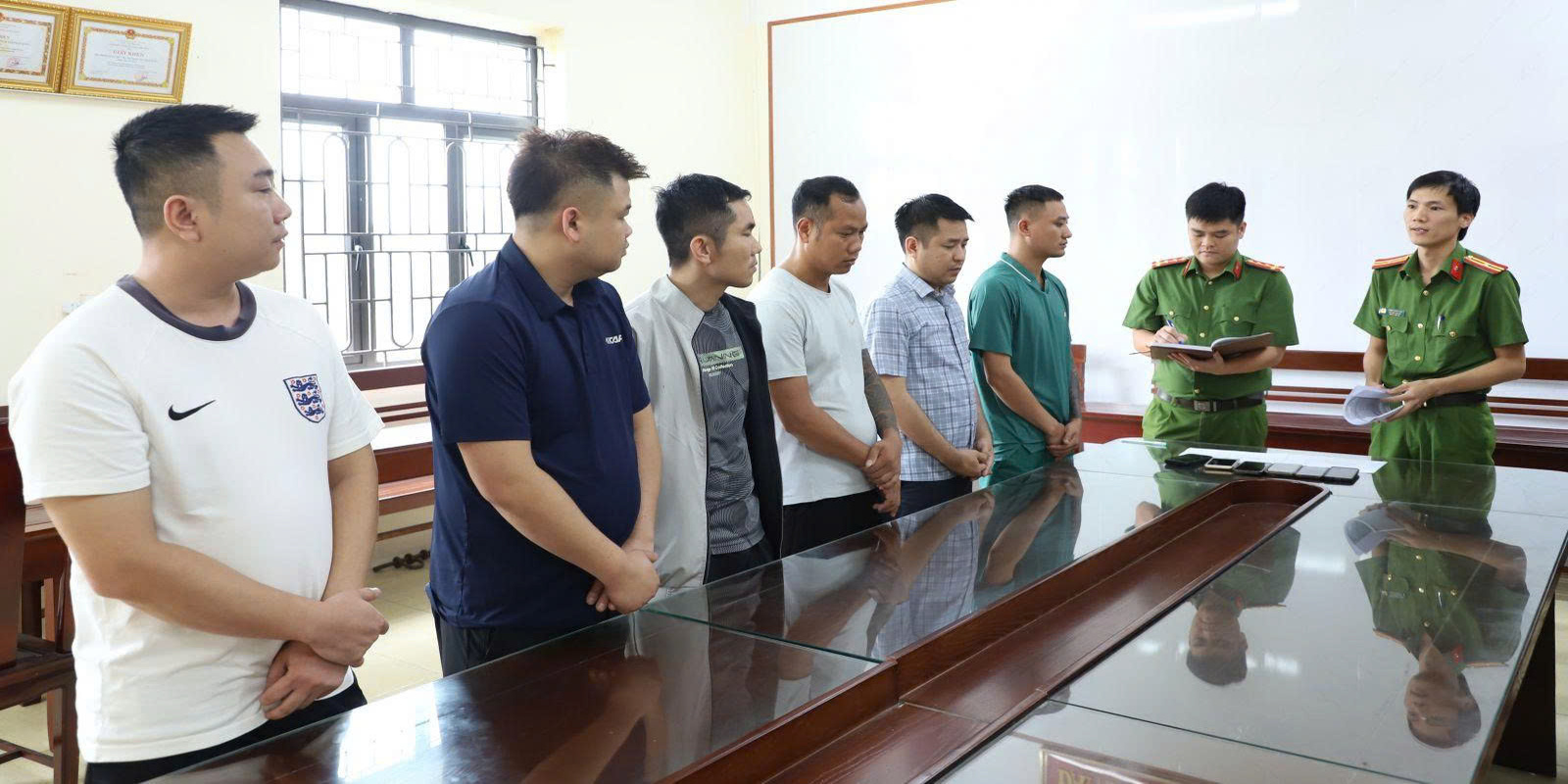 Phát hiện tài khoản có nhiều giao dịch liên tục lên tới 350 tỷ đồng chỉ trong 1 ngày: Công an điều tra Phạm Xuân Thủy - Ảnh 1.