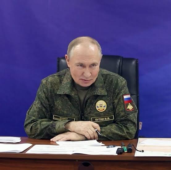 Cháy lớn! Nga đánh trúng trụ sở đầu não Zaporizhzhia, Kiev phản ứng khẩn - Công bố 2 lệnh nóng ông Putin vừa ban bố- Ảnh 3.