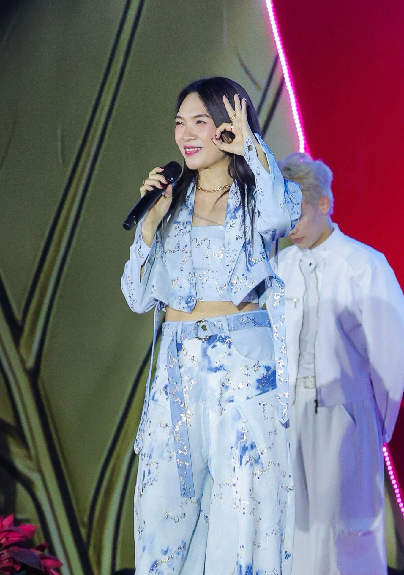Nữ ca sĩ Việt đầu tiên tổ chức tour quảng bá album: 3 lần làm nên lịch sử ở Mỹ Đình, vị thế hơn 25 năm chưa lung lay- Ảnh 9.