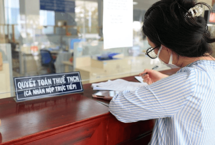 Nhà sáng tạo nội dung trên YouTube có phát sinh thu nhập nhưng chậm nộp thuế, chủ động kê khai bổ sung thì có bị xử phạt không?- Ảnh 2.