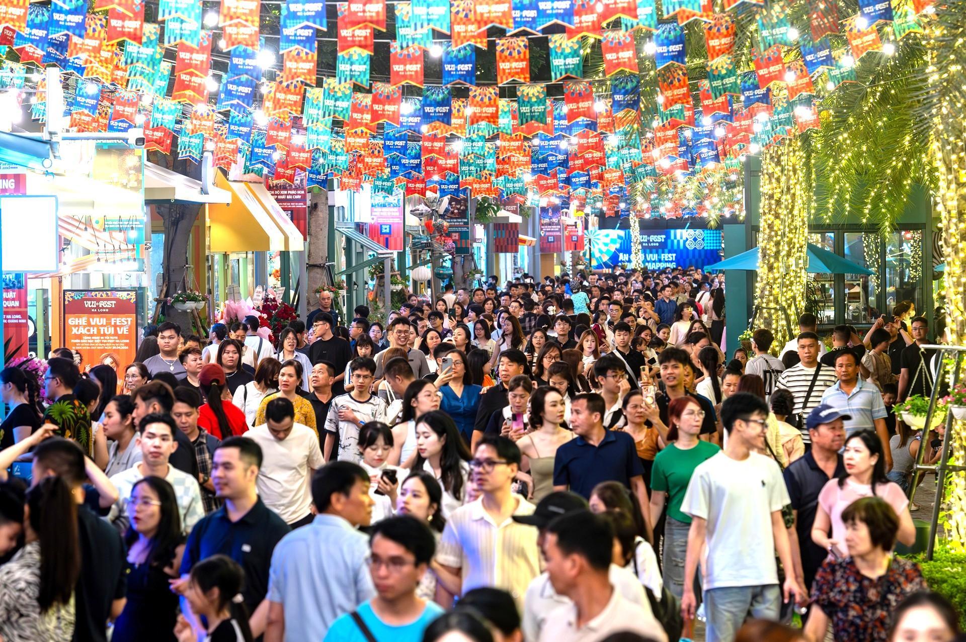 Vì sao giới đầu tư “săn” căn hộ nghỉ dưỡng bốn mùa tại Bãi Cháy? - Ảnh 4. Vì sao giới đầu tư “săn” căn hộ nghỉ dưỡng bốn mùa tại Bãi Cháy? - Ảnh 4.
