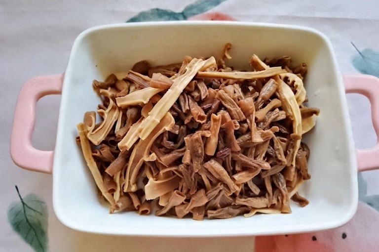 Vào tháng 7, hãy phơi khô 3 loại "rau củ rẻ tiền" này, để được cả năm, dùng nấu ăn còn thơm hơn cả khi tươi!- Ảnh 10.