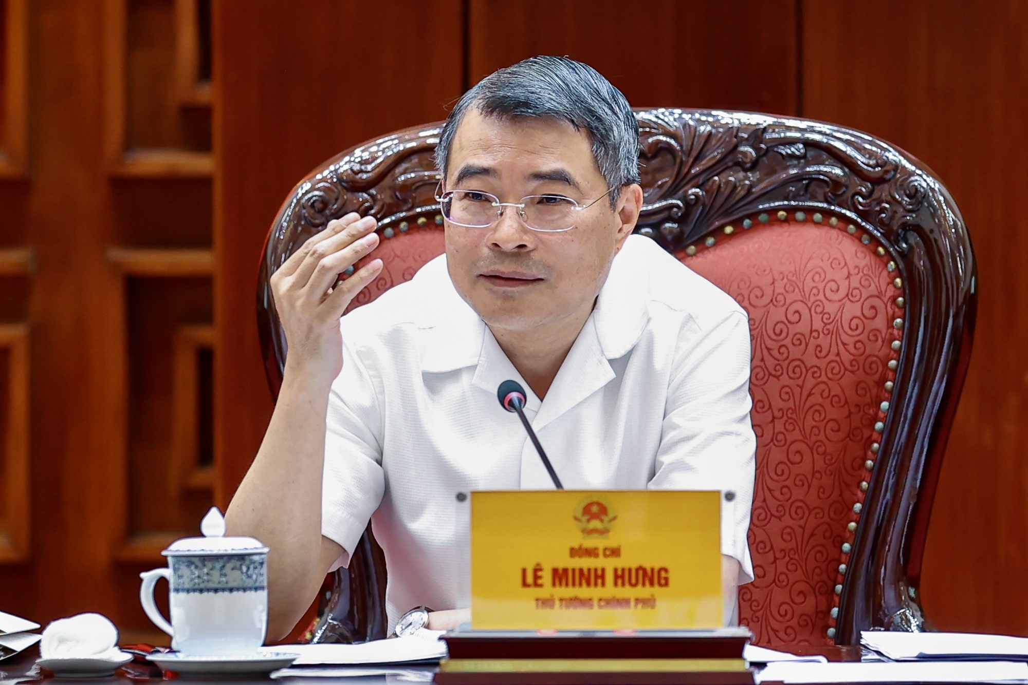 Thủ tướng chủ trì họp về thu hồi tài sản bị thất thoát trong các vụ án- Ảnh 2.
