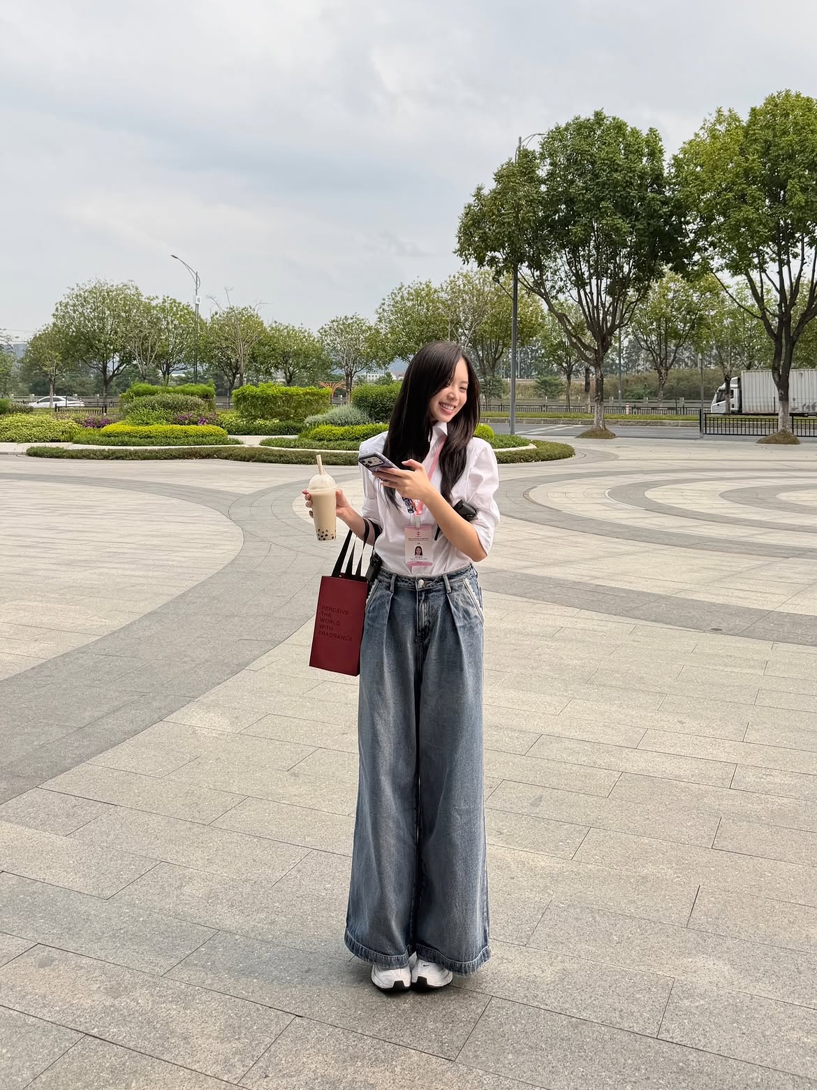 Mỹ nữ rơi lệ khiến 3 triệu người muốn che chở: Nhan sắc ngọt ngào trong trẻo, gu thời trang được khen không ngớt- Ảnh 3.