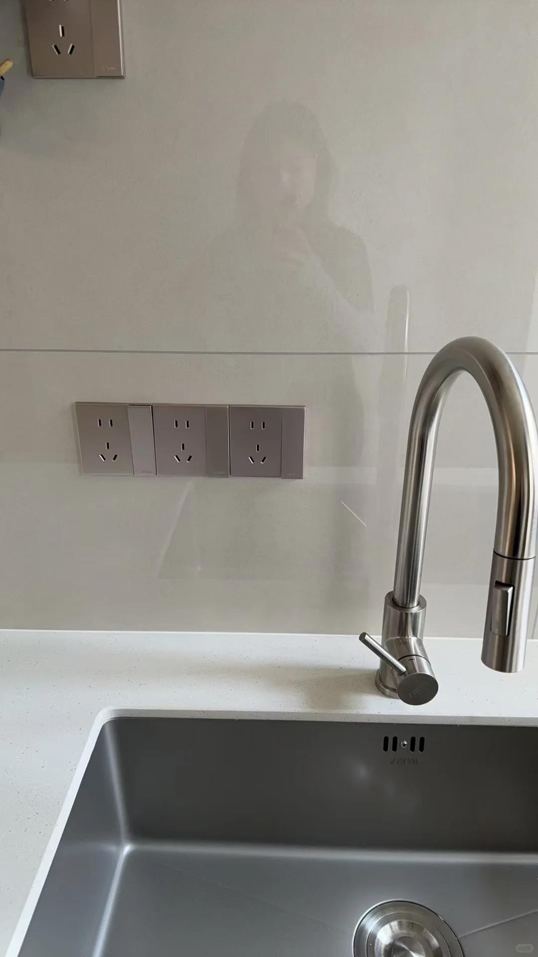 Đừng vội mua đồ cho nhà bếp: Ghi nhớ "3 không đặt, 3 không mua, 3 món nên đầu tư" để tránh tốn tiền sửa sau này - Ảnh 2.
