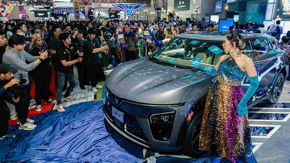 VinFast 'leo tháp' tại thị trường ô tô lớn thứ 3 thế giới: Vượt xa BYD, Tesla, Hyundai, lọt top 5 thương hiệu xe điện bán chạy nhất - Ảnh 3.