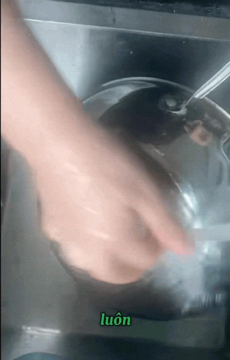 Bộ 3 "phép thuật" giúp xoong nồi cháy đen sáng bóng như mới: Nhà nào cũng có sẵn trong bếp- Ảnh 4.