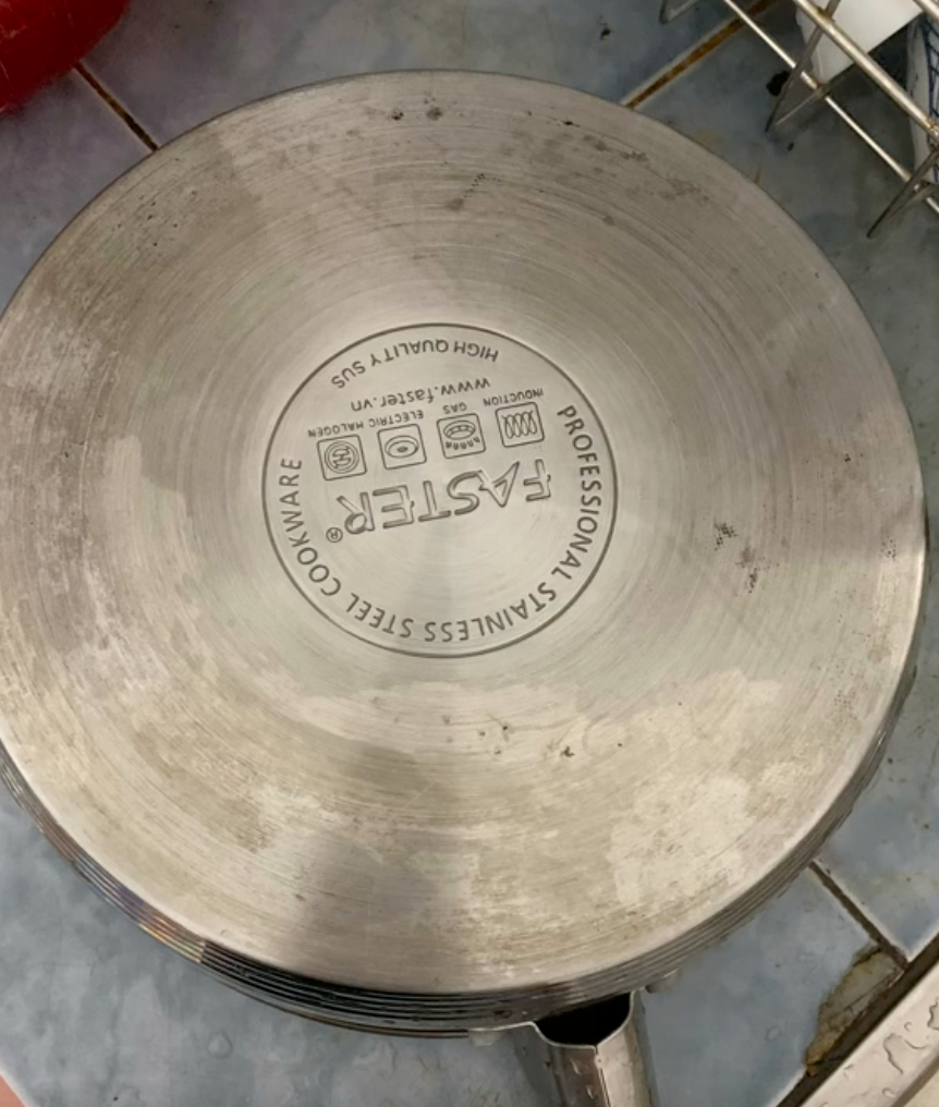 Bộ 3 "phép thuật" giúp xoong nồi cháy đen sáng bóng như mới: Nhà nào cũng có sẵn trong bếp- Ảnh 6.