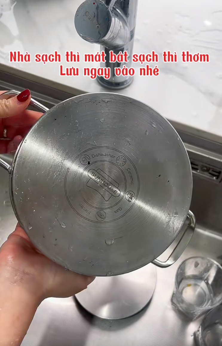 Bộ 3 "phép thuật" giúp xoong nồi cháy đen sáng bóng như mới: Nhà nào cũng có sẵn trong bếp- Ảnh 14.