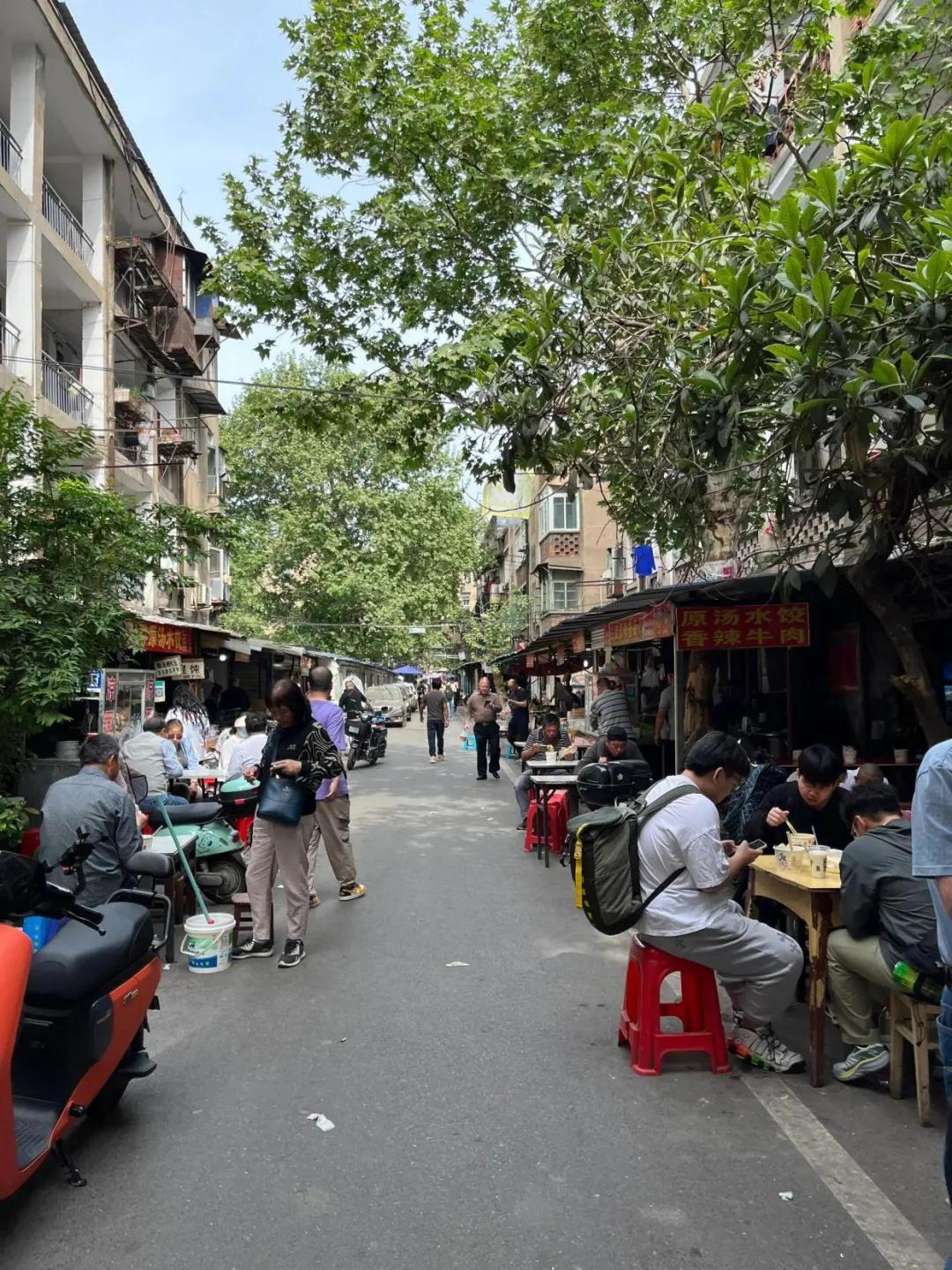 Sau một năm bỏ phố về quê, tôi nhận ra: Quyết định tài chính đúng không phải lúc nào cũng là kiếm nhiều tiền hơn - Ảnh 3.