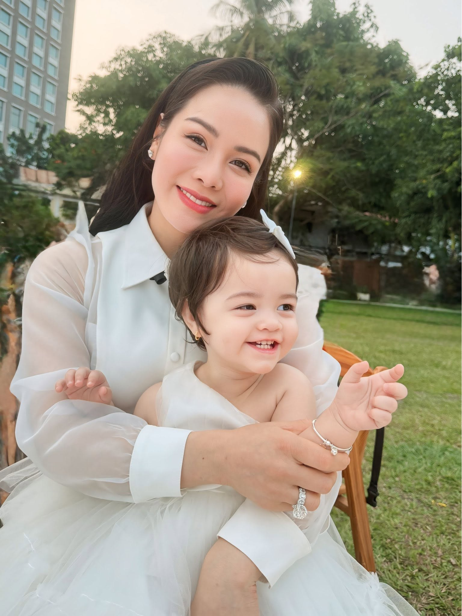 Nữ ca sĩ quê Thanh Hóa giàu "nứt đố đổ vách" nhờ bán cà phê, hit chưa chắc thuộc nhưng nhắc tên ai cũng biết- Ảnh 9.