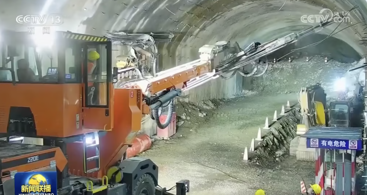 Phát hiện đứt gãy dưới siêu đập lớn nhất thế giới của Trung Quốc - công suất gấp 3 lần đập Tam Hiệp: Chuyên gia cảnh báo khẩn - Ảnh 2.