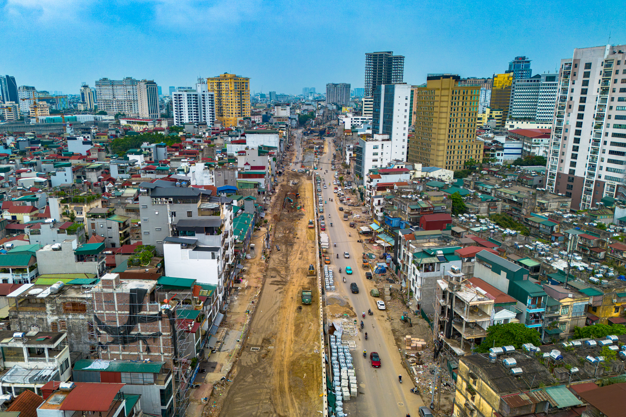 Cận cảnh tuyến đường "đắt nhất hành tinh" giữa trung tâm Hà Nội: Mỗi m2 ngốn 3,5 tỷ đồng, từng vướng mắc hơn 20 năm, sẽ thông xe sau vài tháng nữa- Ảnh 7. Cận cảnh tuyến đường "đắt nhất hành tinh" giữa trung tâm Hà Nội: Mỗi m2 ngốn 3,5 tỷ đồng, từng vướng mắc hơn 20 năm, sẽ thông xe sau vài tháng nữa- Ảnh 7.