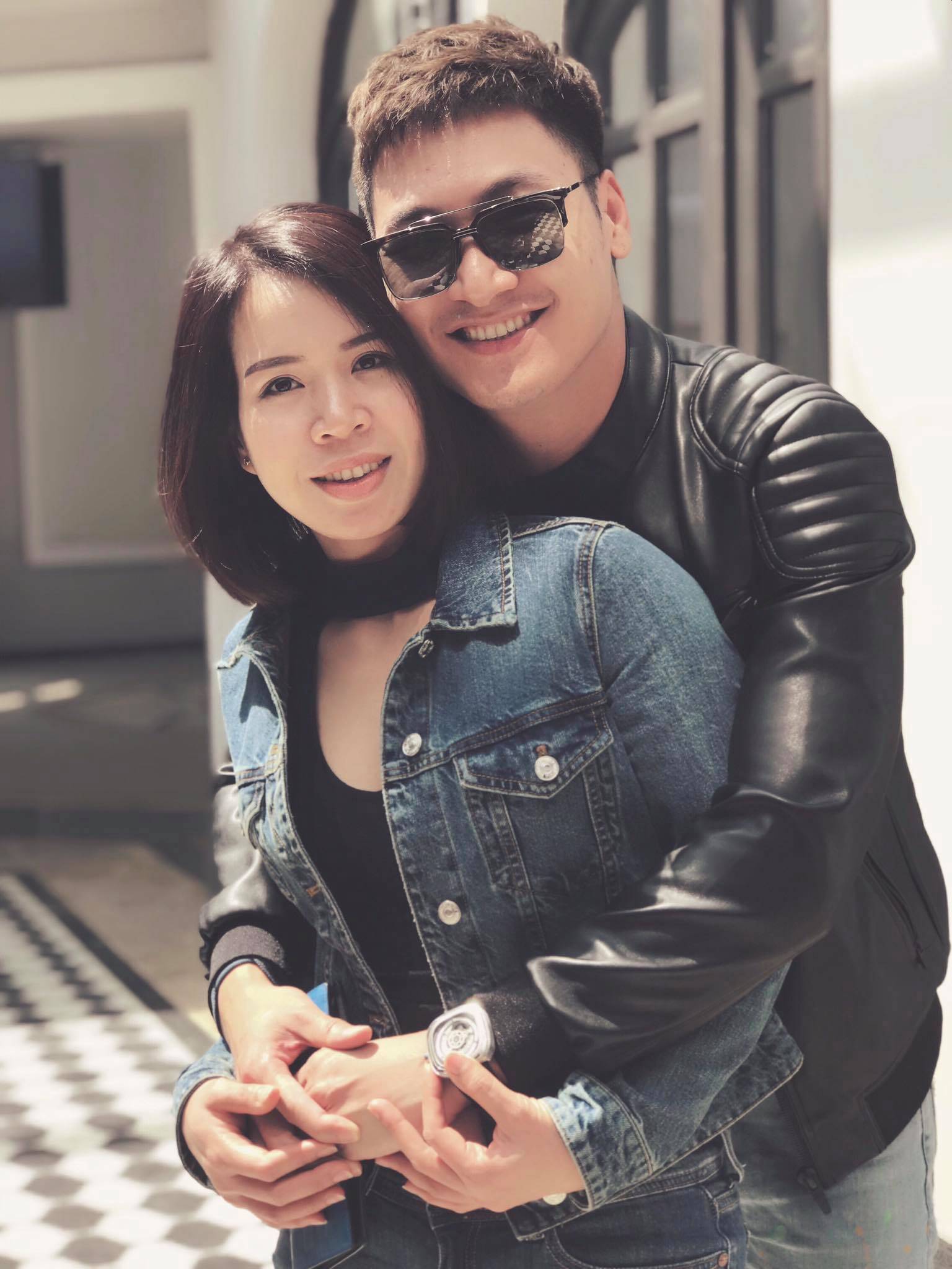 Chuyện tình của nam nghệ sĩ quê Hà Nội và cô nàng dễ thương cùng trường cấp 2: "Mày yêu tao á?" - Ảnh 1.