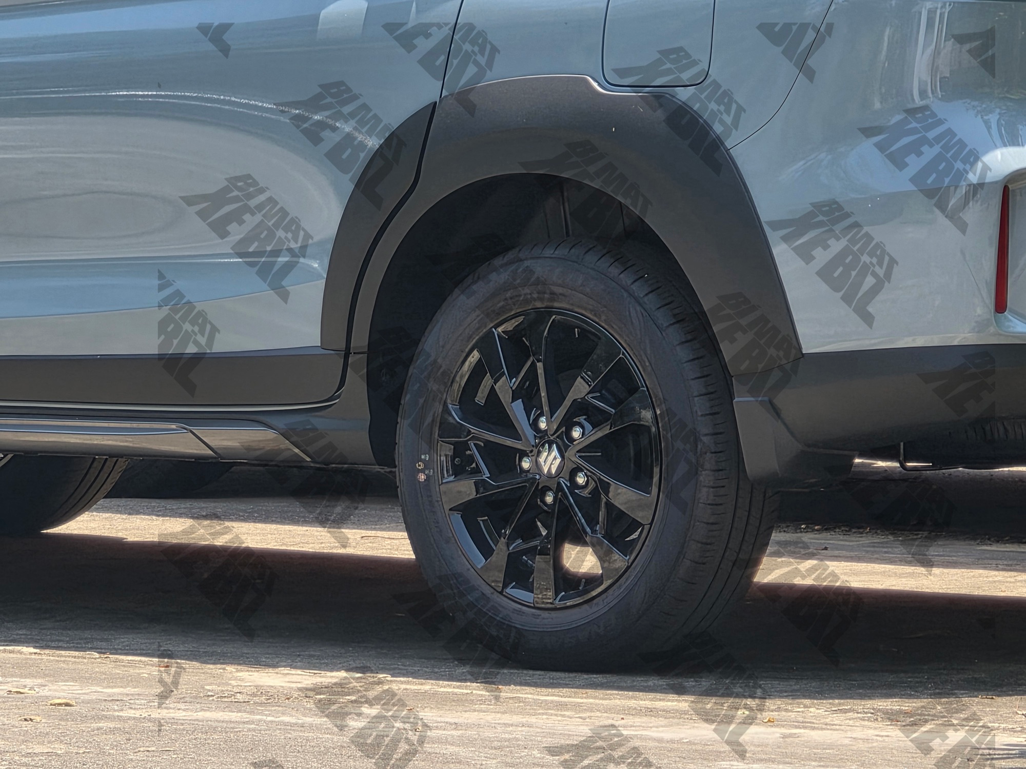 Suzuki XL7 2026 ra mắt: Thay đổi từ ngoài vào trong, có tùy chọn số sàn, dễ sớm về Việt Nam, cạnh tranh với Xpander Cross, Stargazer- Ảnh 5. Suzuki XL7 2026 ra mắt: Thay đổi từ ngoài vào trong, có tùy chọn số sàn, dễ sớm về Việt Nam, cạnh tranh với Xpander Cross, Stargazer- Ảnh 5.