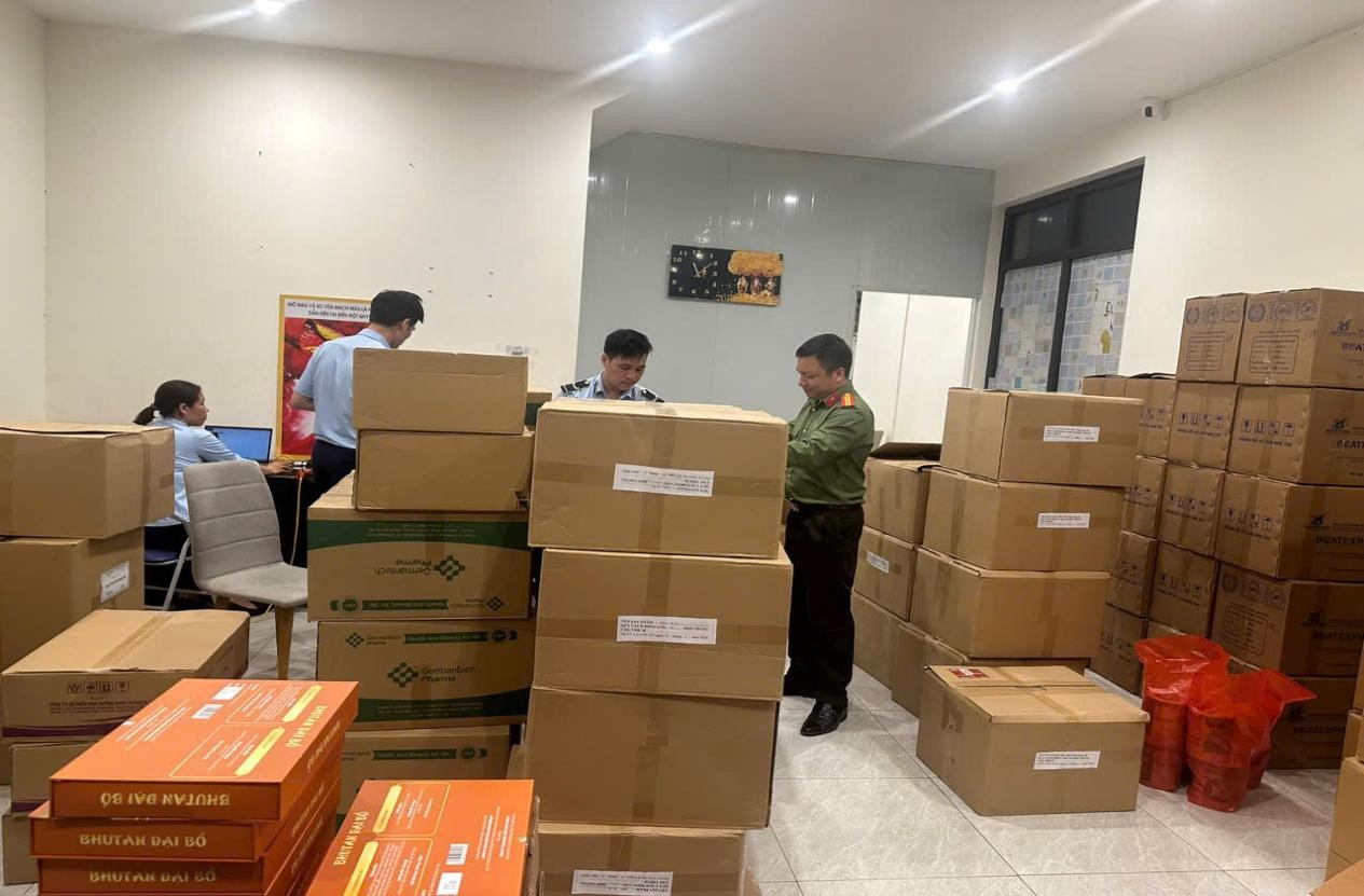 Ra quyết định khởi tố hàng loạt cán bộ Công ty Du lịch và thương mại Toàn Cầu - Ảnh 1.