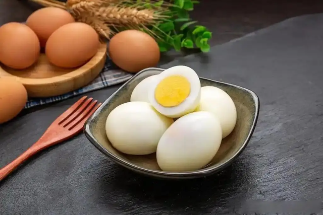 Sau 60 tuổi mà không biết cách ăn trứng như thế này, coi chừng "tự hại" sức khỏe mà không biết- Ảnh 4.
