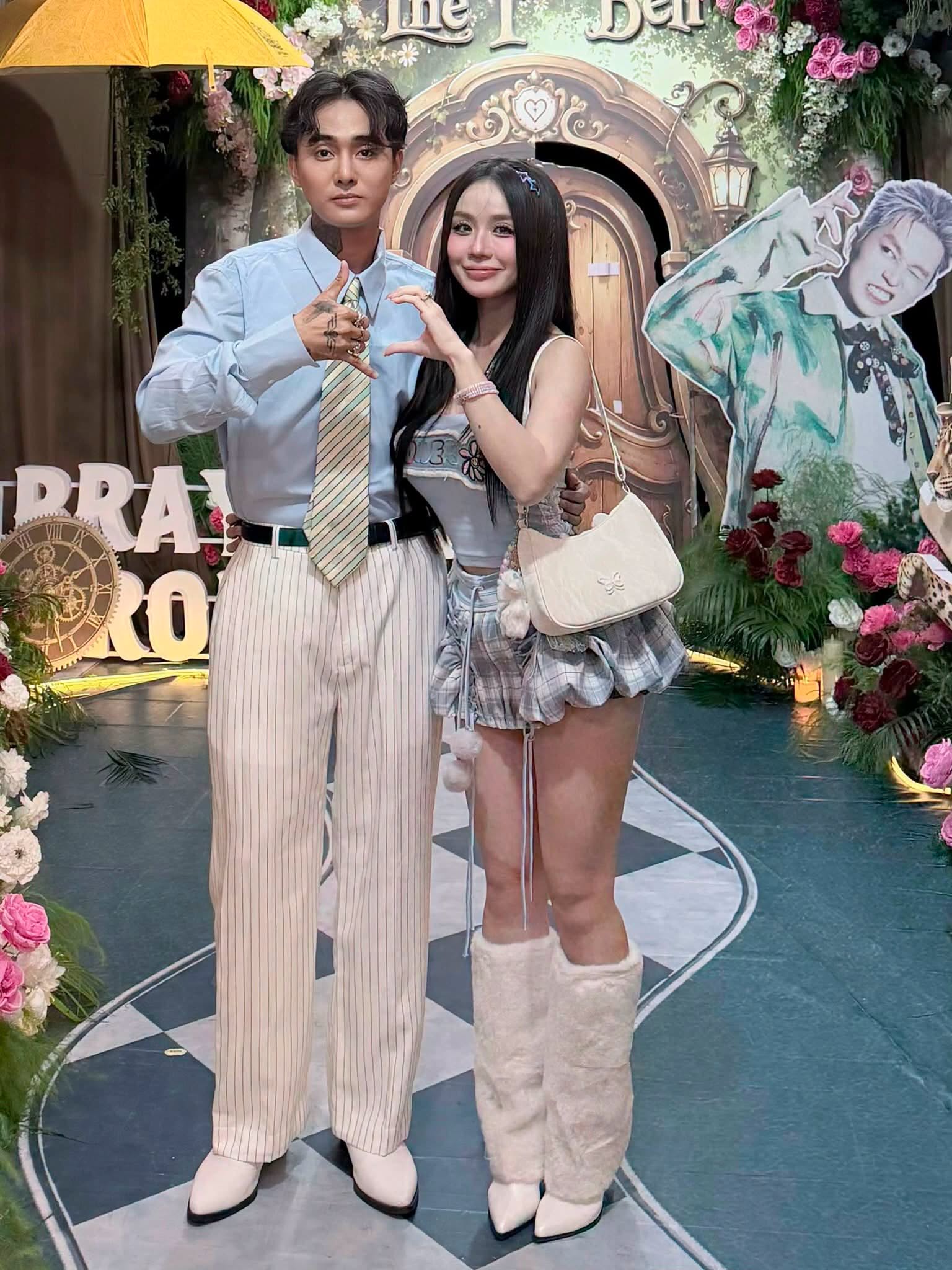 Mẹ đơn thân có 2 con riêng cưới nam ca sĩ nổi tiếng: 